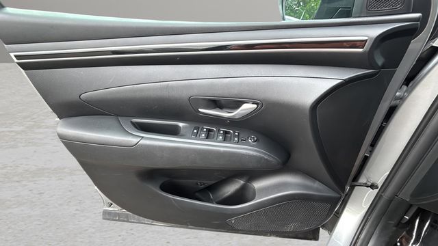 Used 2024 Silver Hyundai SEL image 17