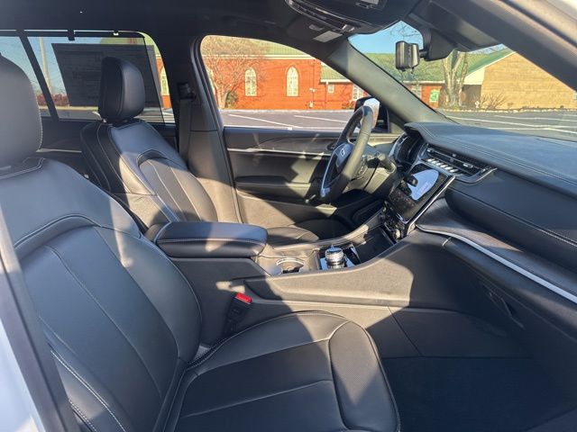 New 2025 White Jeep Limited image 10