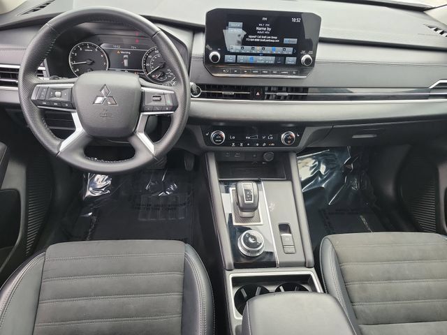 2024 Mitsubishi Outlander SE - Photo 15