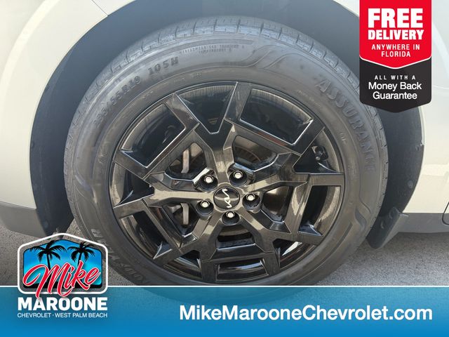 White (Ivory Silver) 2025 Kia Carnival Minivan Front-Wheel Drive 8-Speed Automatic
