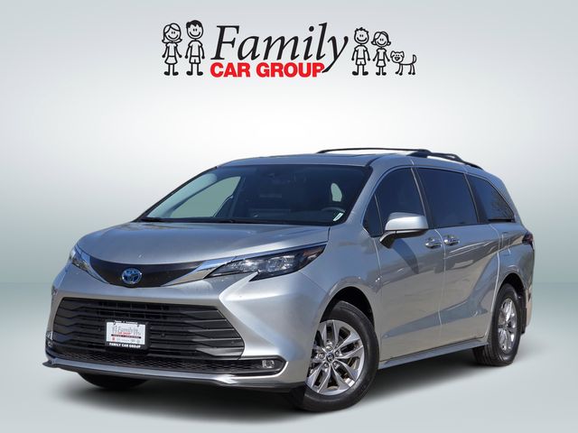 2025 Toyota Sienna XLE 7-Passenger FWD