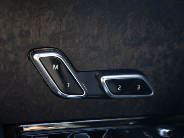 Used 2025  Land Rover Autobiography image 20