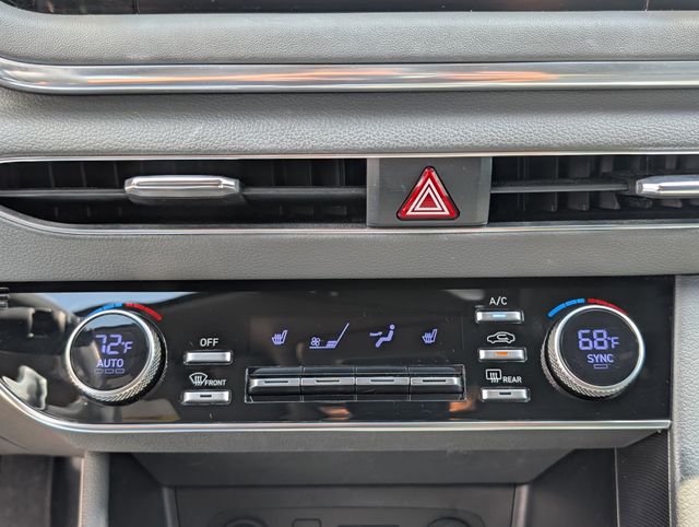 Used 2021 Black Hyundai SEL Plus image 21