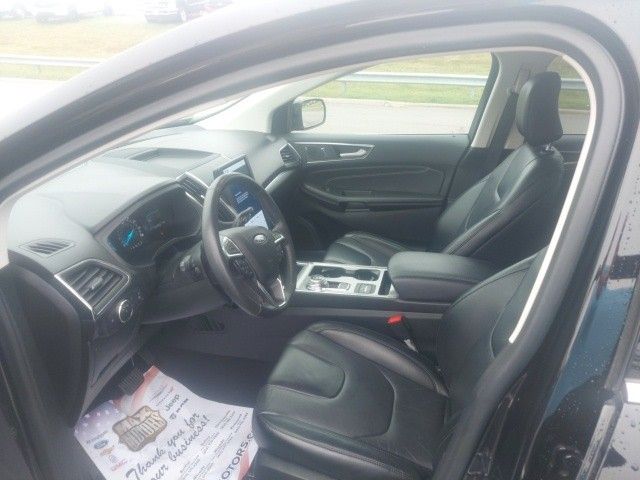 2022 Ford Edge Titanium 16