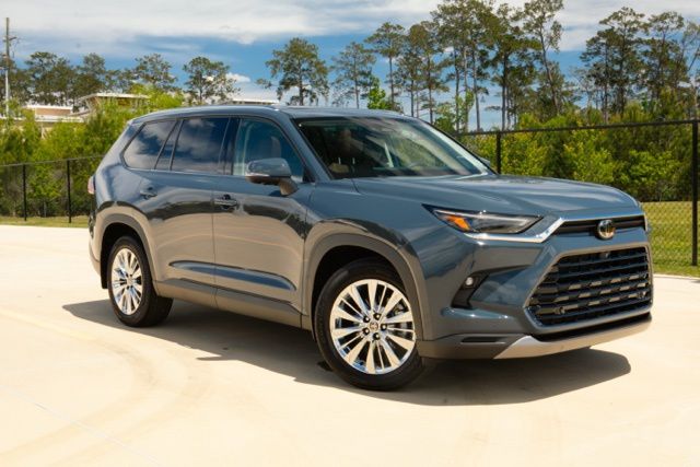 Storm Cloud 2025 Toyota Grand Highlander Platinum AWD SUV / Crossover All-Wheel Drive 8-Speed Automatic