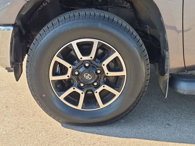 2019 Toyota Tundra - Image 31