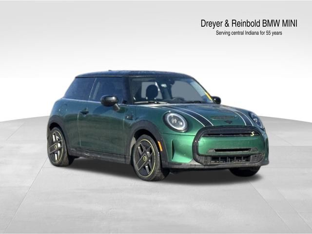 2023 MINI Hardtop 2 Door Iconic