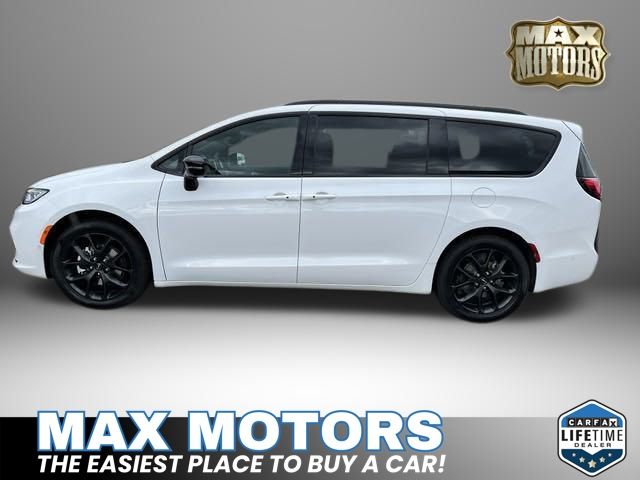 2024 Chrysler Pacifica Touring L 5