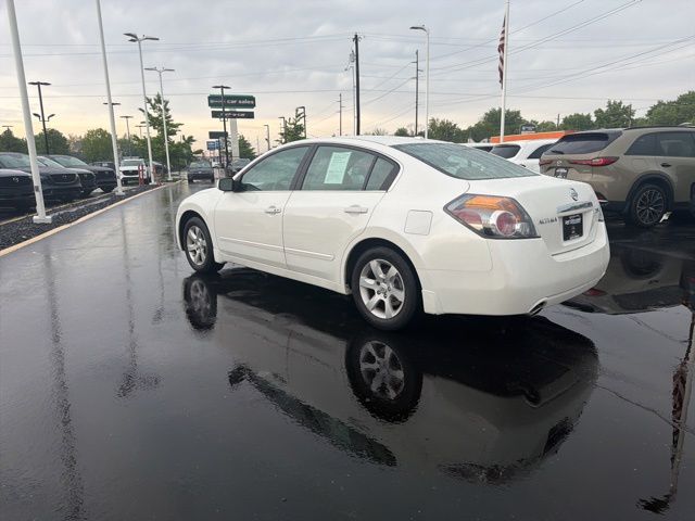 Used 2009 White Nissan 2.5 SL image 14