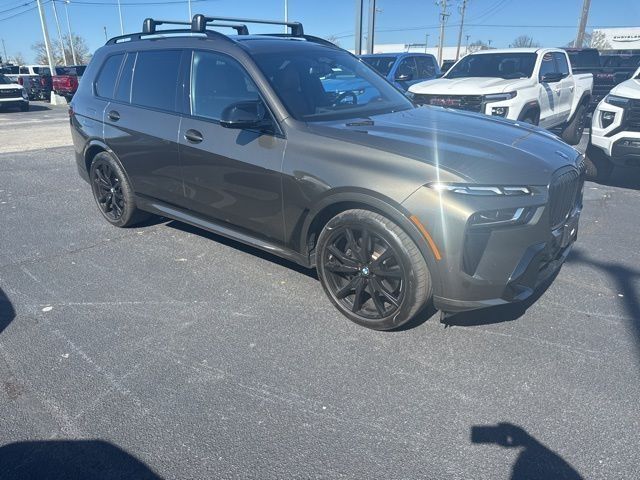 2025 BMW X7 M60i AWD