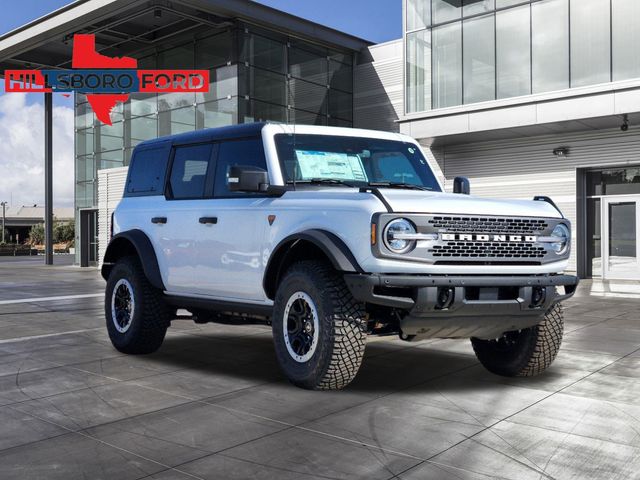 2024 Oxford White Ford Bronco Badlands 4X4 SUV