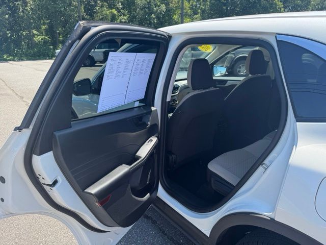 Used 2022 White Ford SE image 12