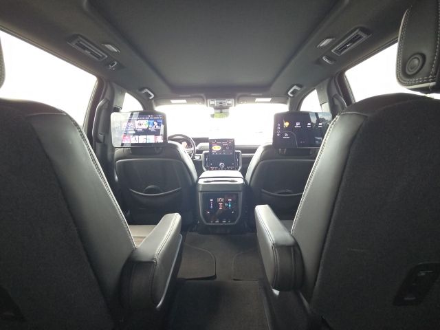 2025 GMC Yukon XL AT4 Ultimate:C02706