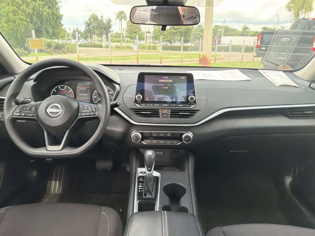 Used 2025 Nissan Altima Sedan