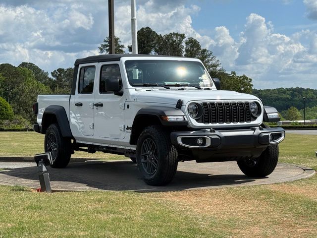 2026 Jeep Gladiator Sport Auto's photo