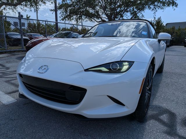 New Snowflake White Pearl Mica 2026 Mazda MX-5 Miata Grand Touring