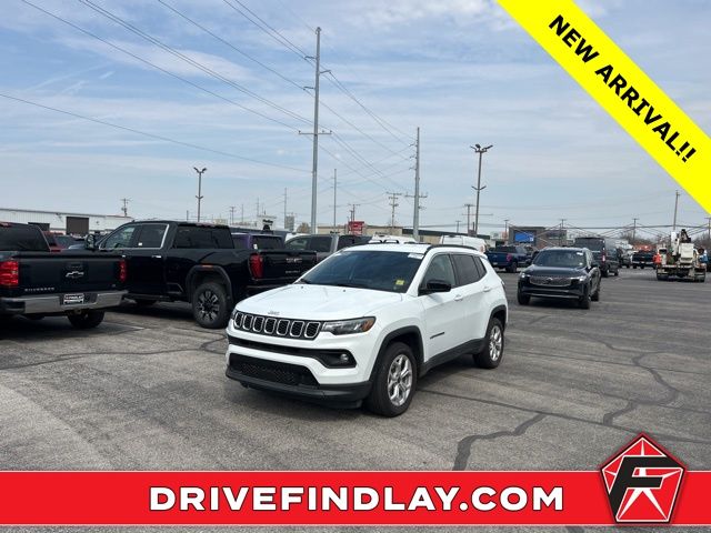 Bright White Clearcoat 2025 Jeep Compass Latitude 4WD SUV / Crossover Four-Wheel Drive 8-Speed Automatic