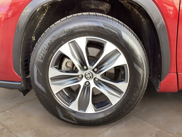 Used Car 2020 Toyota Highlander  Xle For Sale Under $25,000 In San Antonio, Texas