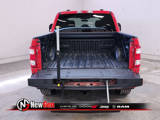 View vehicle photo 7