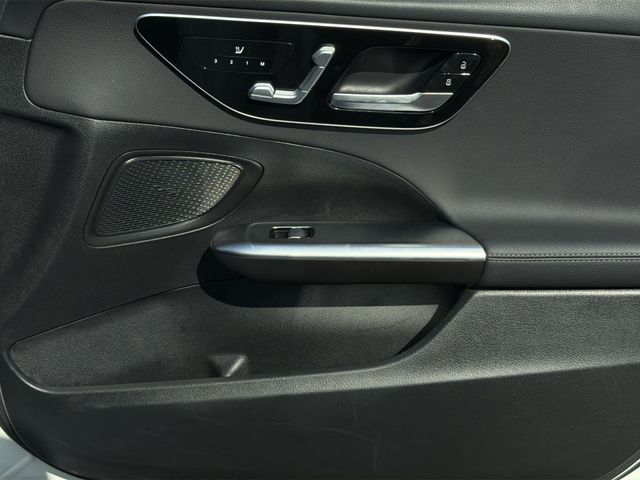 Used 2025  Mercedes-Benz C 300 image 29