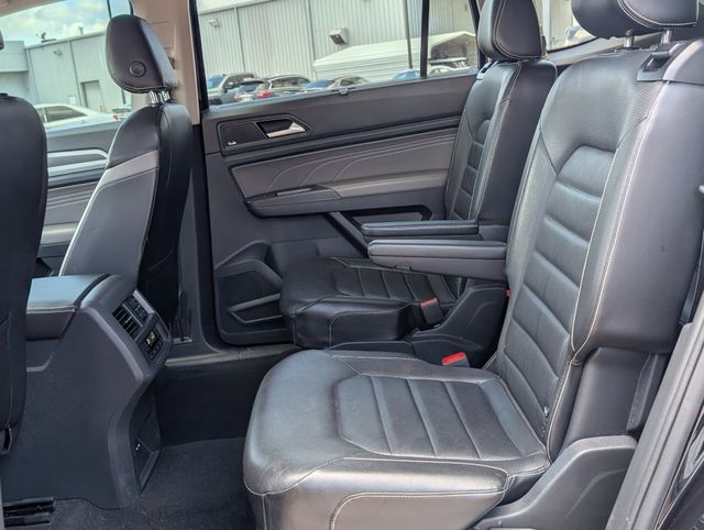 Used 2022  Volkswagen 3.6L V6 SEL Premium R-Line image 25