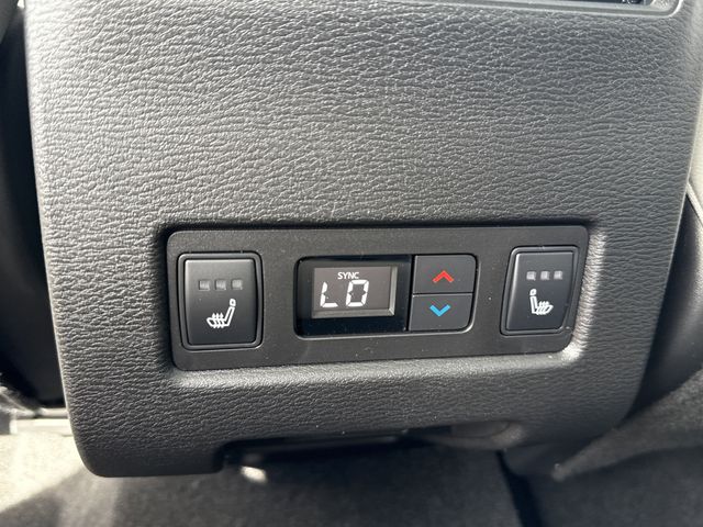 New 2025 Gray Mitsubishi SEL image 25