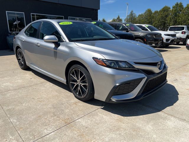 Celestial Silver Metallic 2022 Toyota Camry Sedan Front-Wheel Drive 8-Speed Automatic