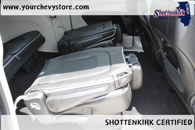 Used 2023 Chrysler Pacifica Van