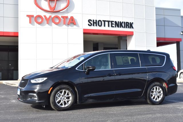 Diamond Black Crystal Pearlcoat 2025 Chrysler Pacifica Minivan Front-Wheel Drive 9-Speed Automatic