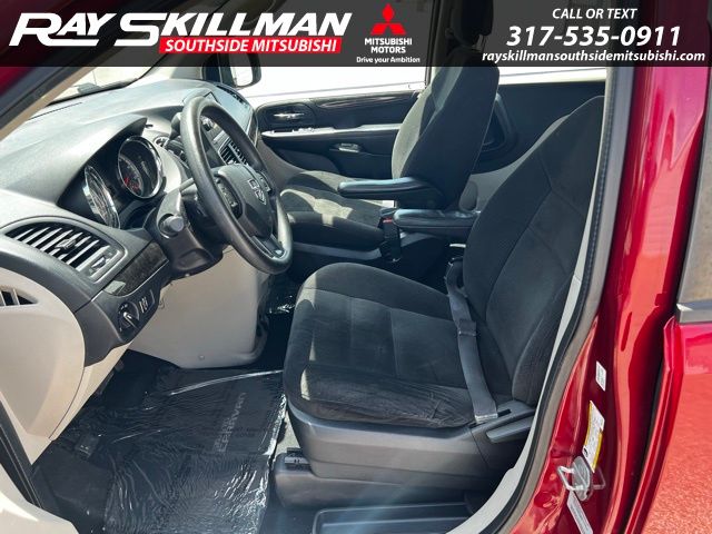 Used 2015 Red Dodge SE Plus image 17