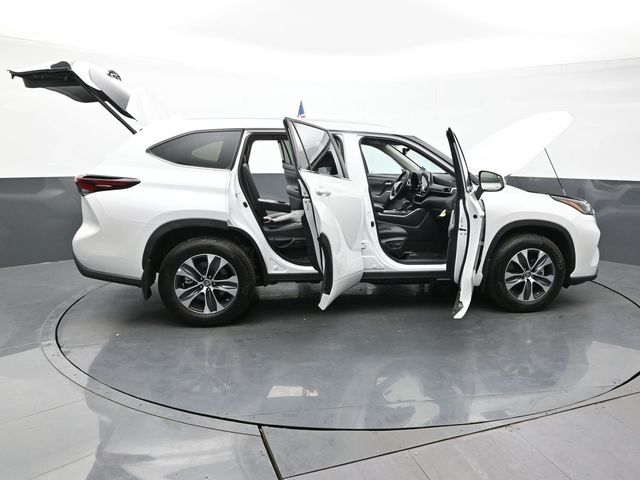 2024 Toyota Highlander XLE 57