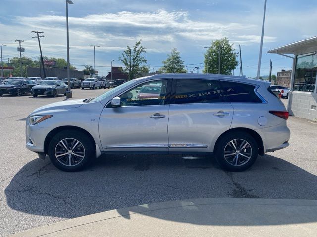 2019 Infiniti QX60 LUXE photo