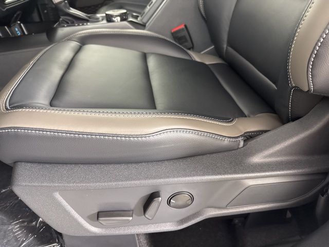 2025 Oxford White Ford Bronco Outer Banks 4X4 SUV