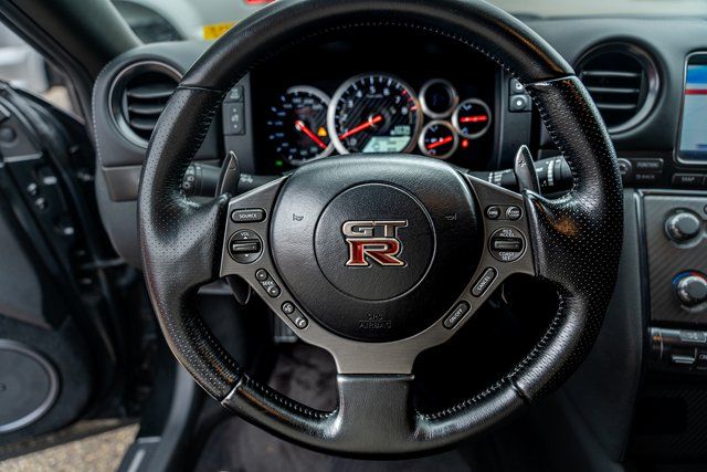 2016 Nissan GT-R Premium 26