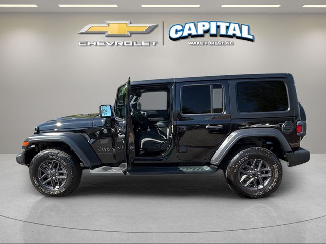 Used 2024 Black Jeep Sport S image 9