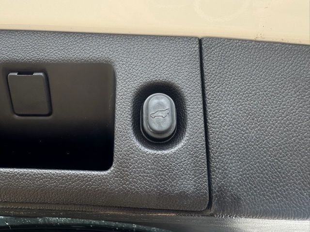 2018 Chevrolet Suburban LT photo