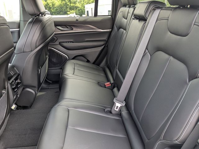 2025 Jeep Grand Cherokee Limited 4x2