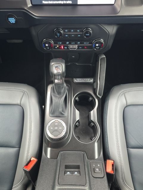 2023 Ford Bronco Big Bend:B02033