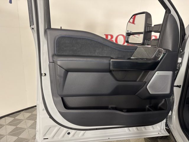 2025 Avalanche Ford Super Duty F-250 SRW Platinum 4X4 Truck