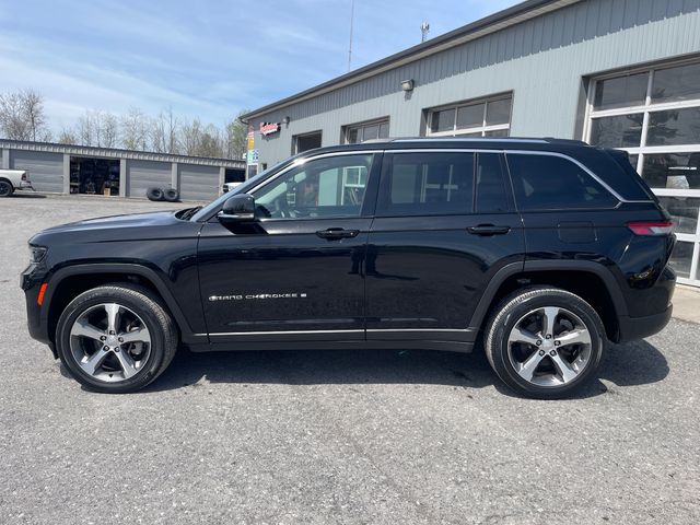 2023 Jeep Grand Cherokee Limited - Diamond Black Crystal Pearlcoat exterior view 4