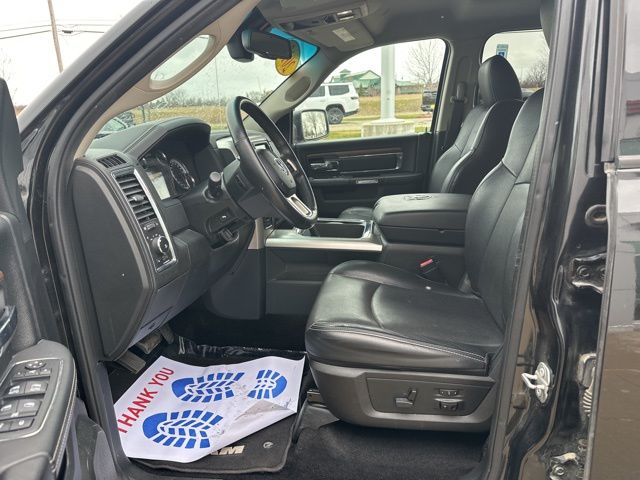2017 Ram 1500 Laramie - Brilliant Black Crystal Pearlcoat exterior view 10