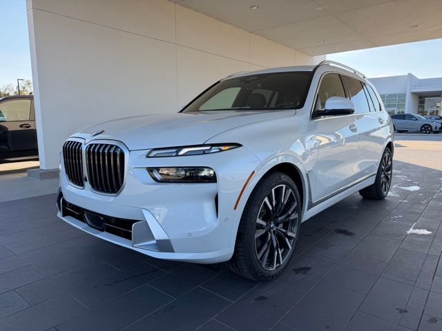 2026 BMW X7 40i's photo