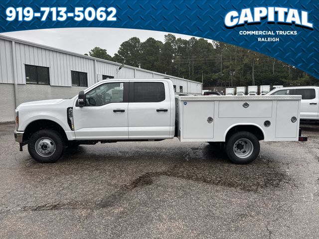 New 2026 Oxford White Ford F-350® XL image 5