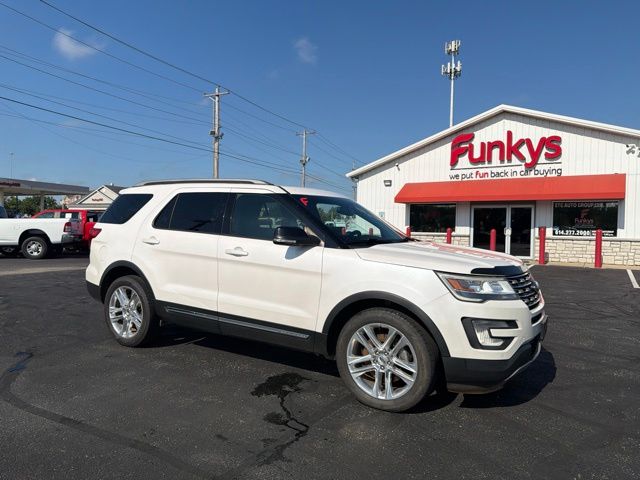 White Platinum Clearcoat Metallic 2017 Ford Explorer SUV / Crossover All-Wheel Drive 6-Speed Automatic