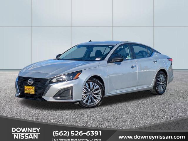 Brilliant Silver Metallic 2024 Nissan Altima 2.5 SV FWD Sedan Front-Wheel Drive Continuously Variable Transmission