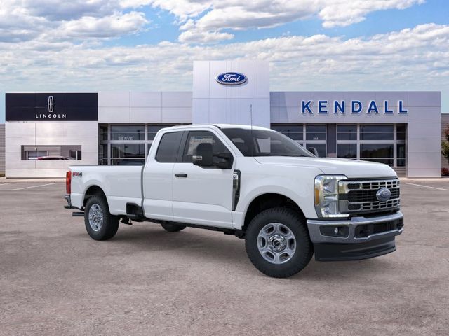 New 2026 Oxford White Ford XLT image 7