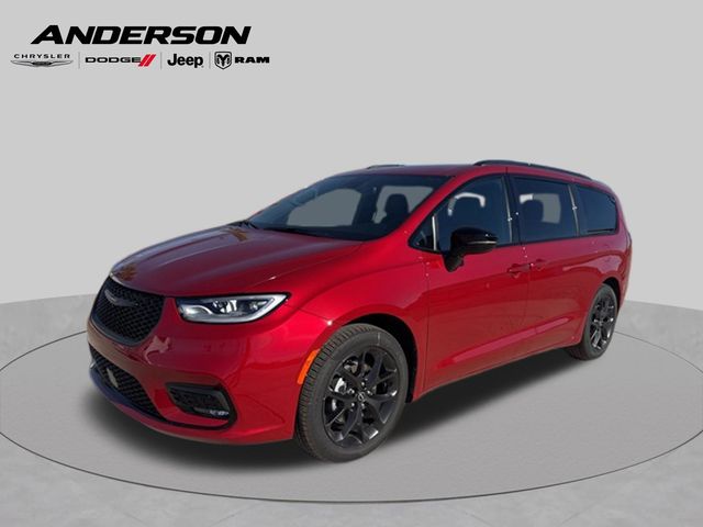 Red Hot Pearlcoat 2026 Chrysler Pacifica Minivan Front-Wheel Drive 9-Speed Automatic