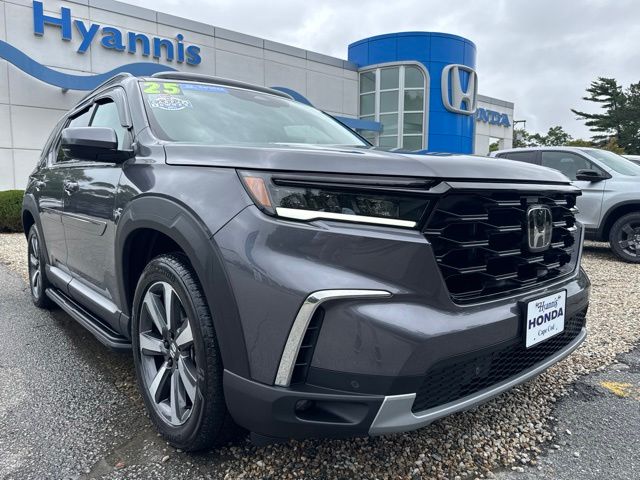 Gray (Modern Steel Metallic) 2025 Honda Pilot SUV / Crossover All-Wheel Drive Automatic