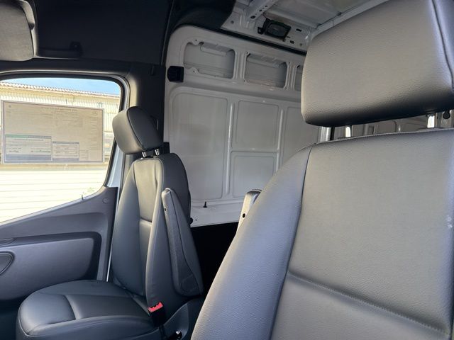 2025 Mercedes-Benz Sprinter 2500 Cargo 144 WB photo