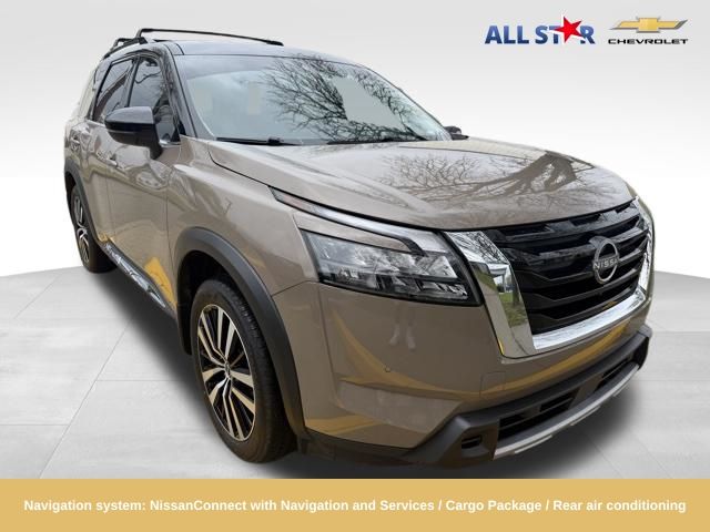 2025 Nissan Pathfinder Platinum FWD